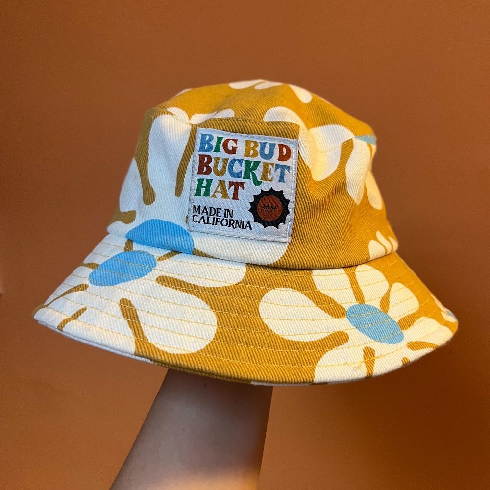 BBP Lazy Daisy Bucket Hat EUC